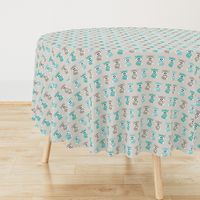 Baby foxes in mint