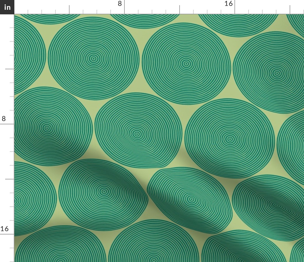 concentric circles in green-gold