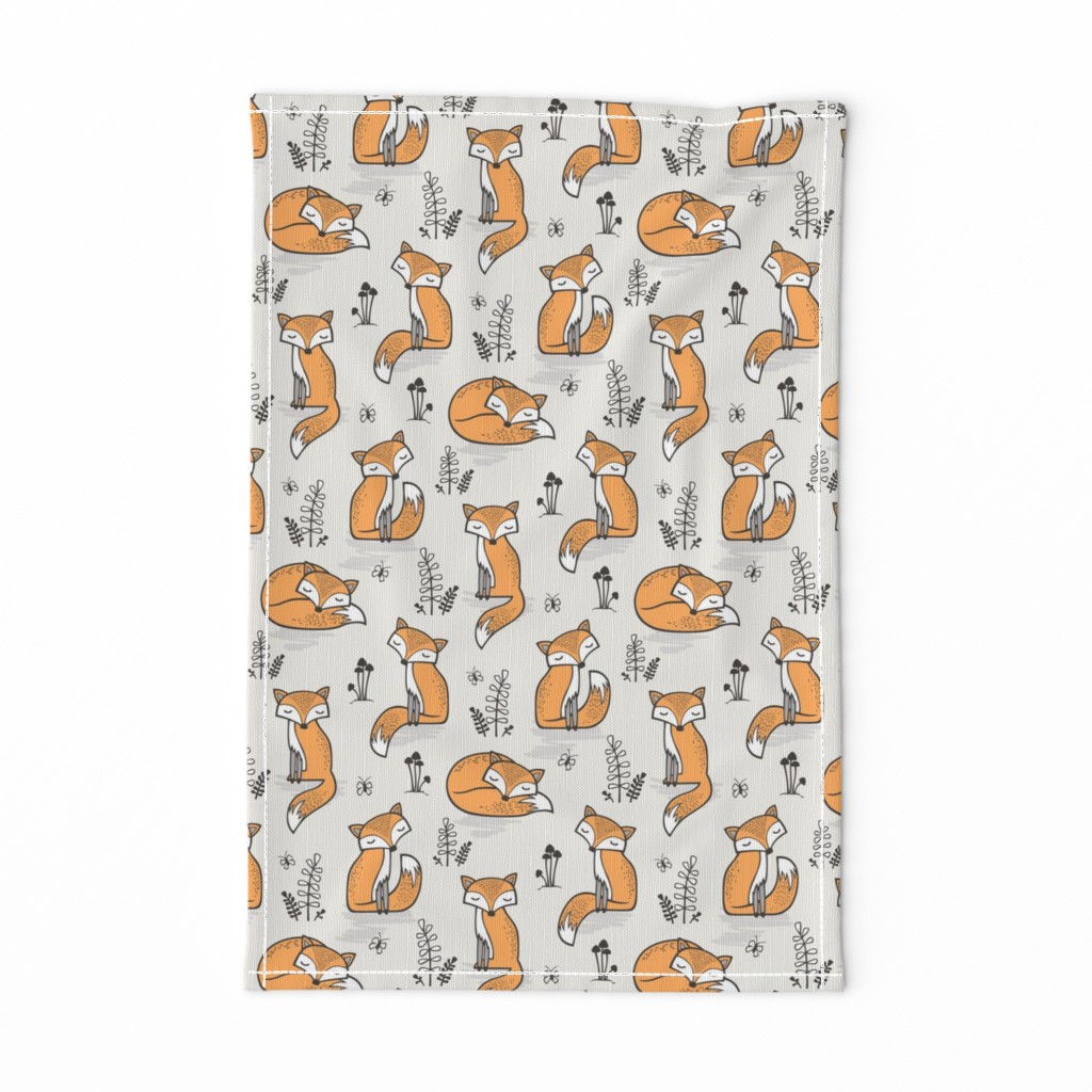 Dreamy Fox in Cloud Grey