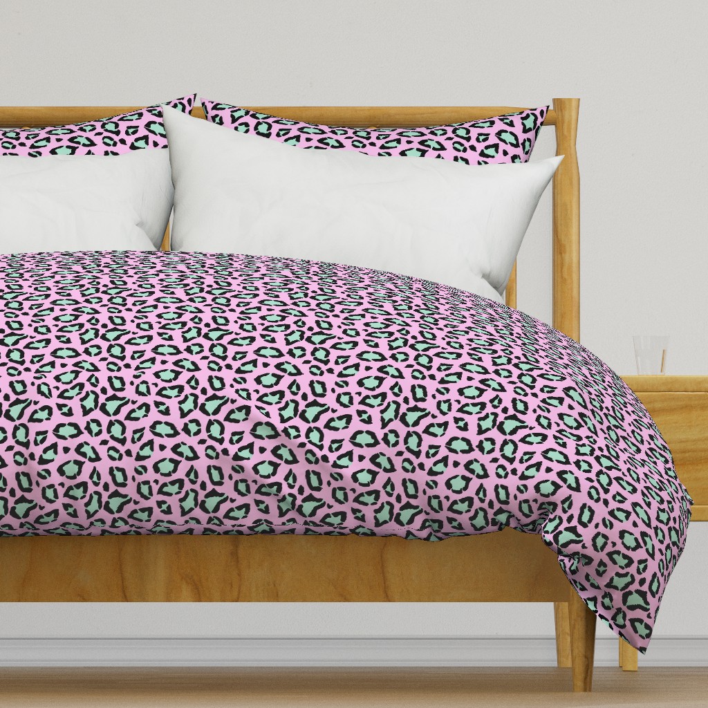 Leopard pastel green on pink