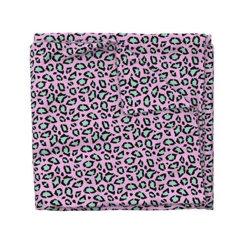 Leopard pastel green on pink