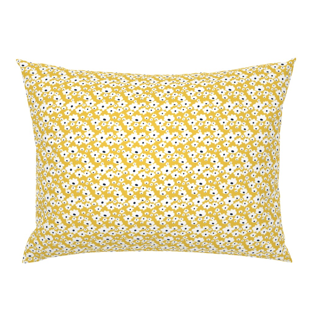 Sweet daisies in mustard yellow - TINY