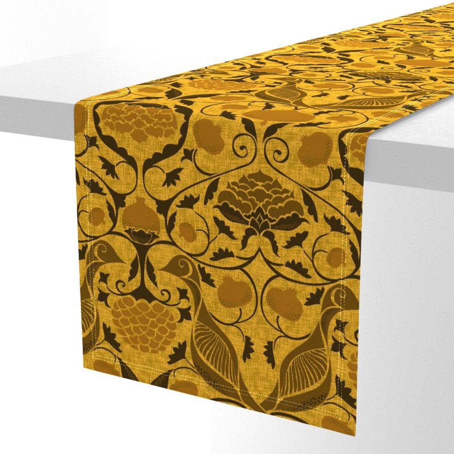 HOME_GOOD_TABLE_RUNNER