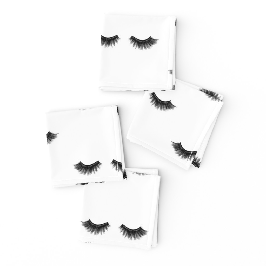 EyeLashes Larger Scale