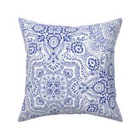 Mosaic Bandana Paisley - LARGE - white and blue