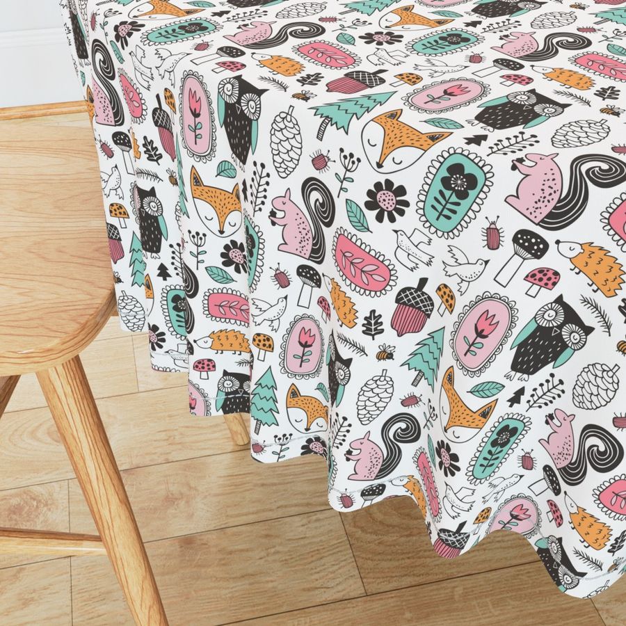 HOME_GOOD_ROUND_TABLE_CLOTH