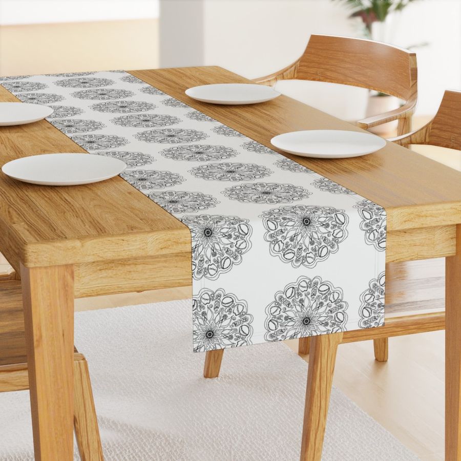 HOME_GOOD_TABLE_RUNNER