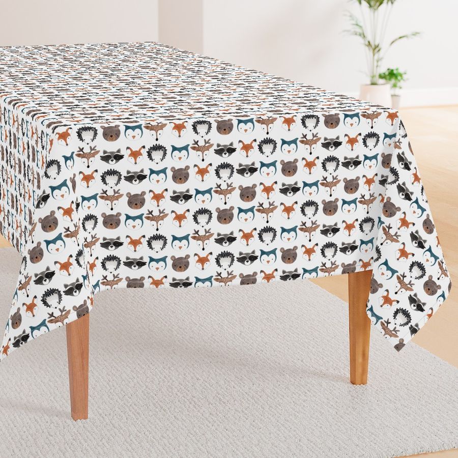 HOME_GOOD_RECTANGULAR_TABLE_CLOTH