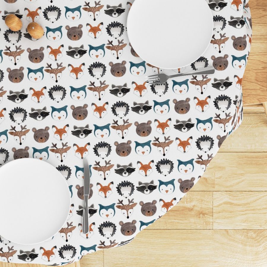 HOME_GOOD_ROUND_TABLE_CLOTH