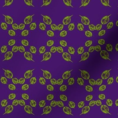 Rolling Rings of Leafy Links on Purple Grape - Small Scale