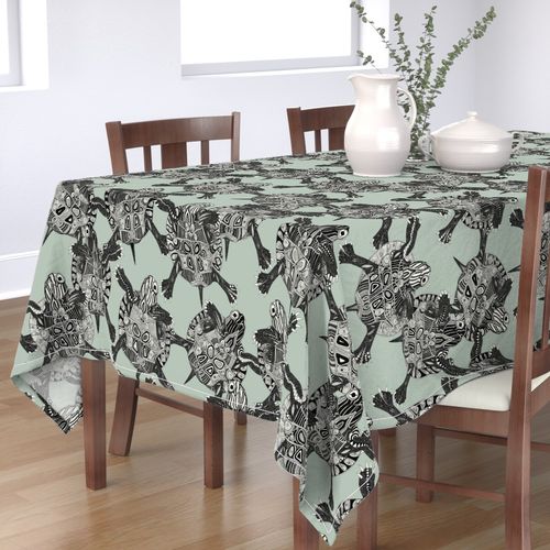 HOME_GOOD_RECTANGULAR_TABLE_CLOTH