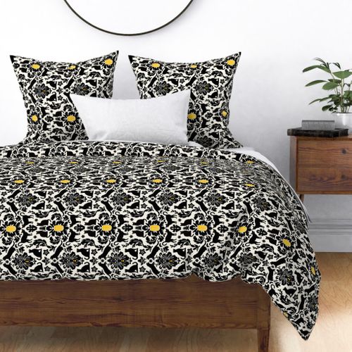 Black Cat Damask 90degrees