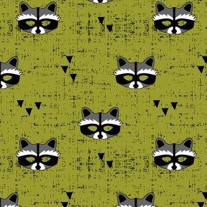 raccoon mask || olive