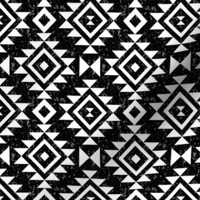 Textured Aztec - Black & White