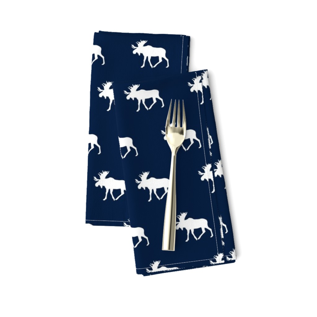 moose (small scale) || white on navy