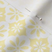 Retro Quatrefoil Floral Yellow