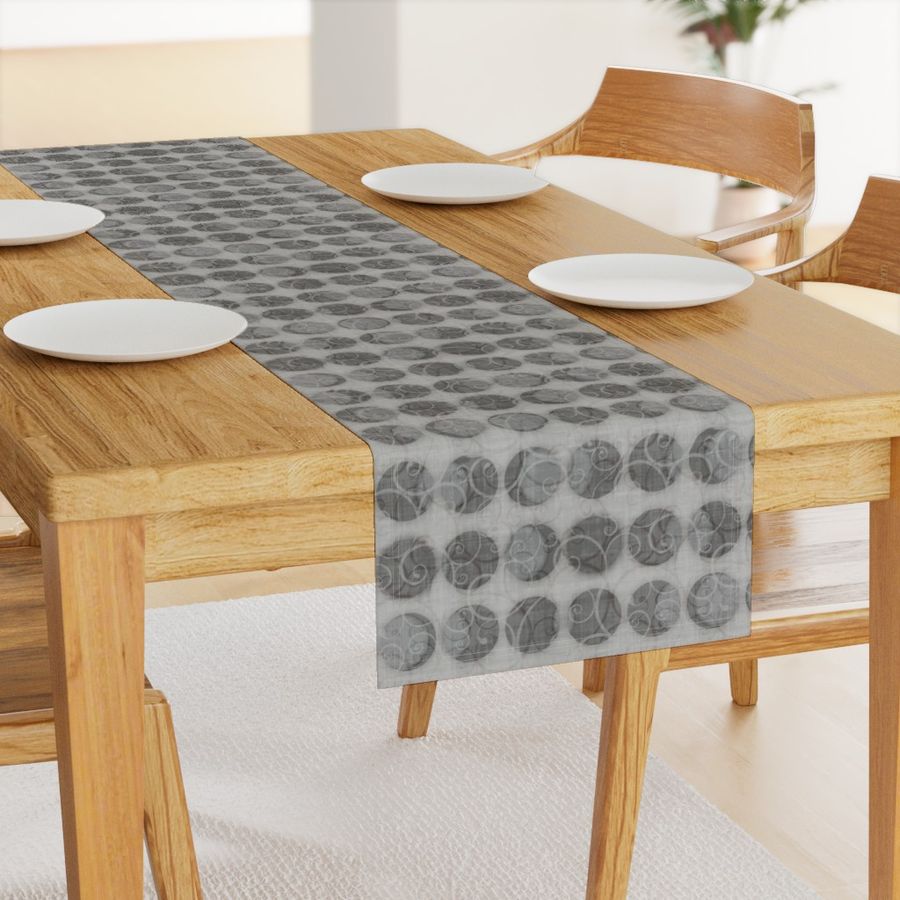 HOME_GOOD_TABLE_RUNNER