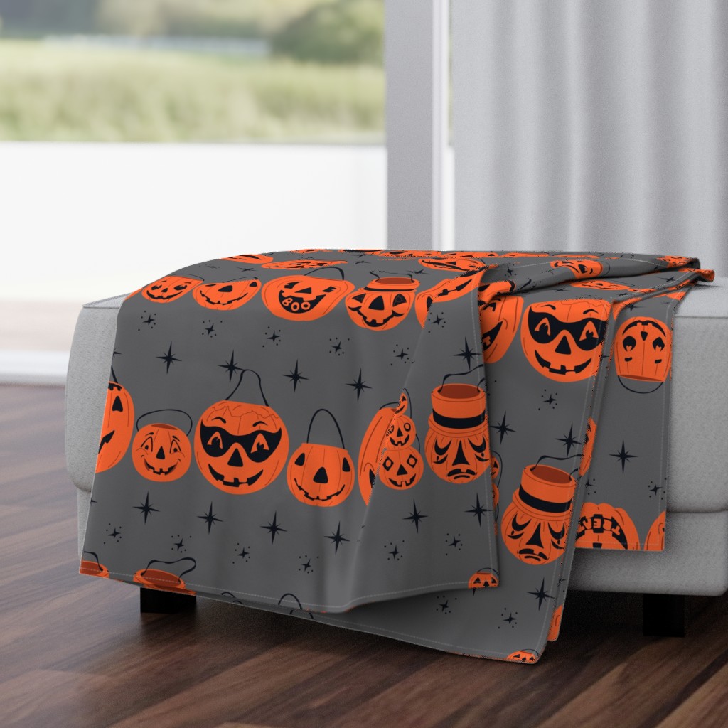 Trick or Treat Smell My Feet Lg Scale-Gray