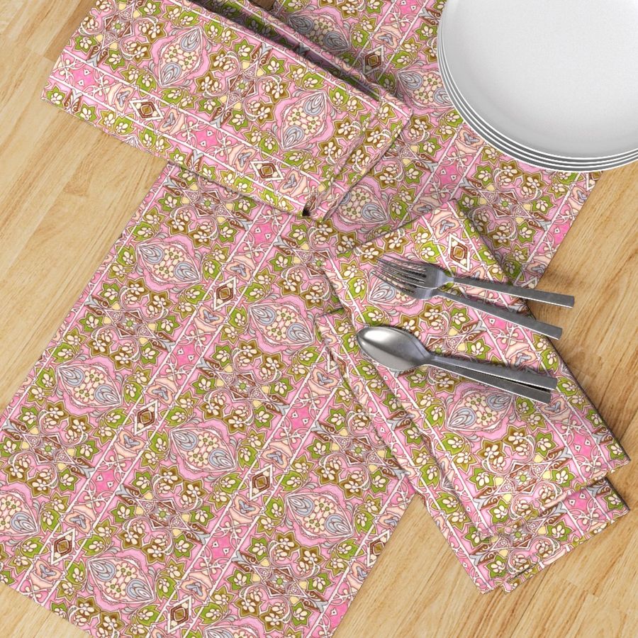 HOME_GOOD_TABLE_RUNNER