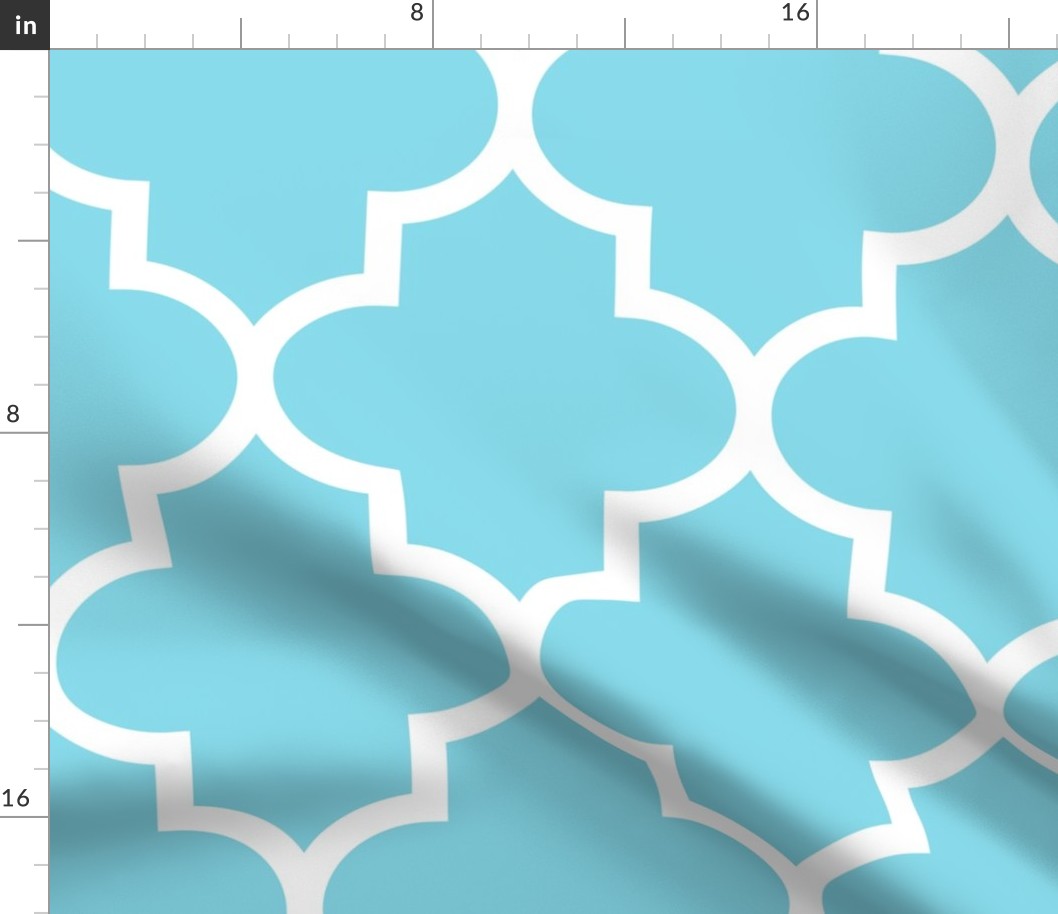 quatrefoil XL sky blue