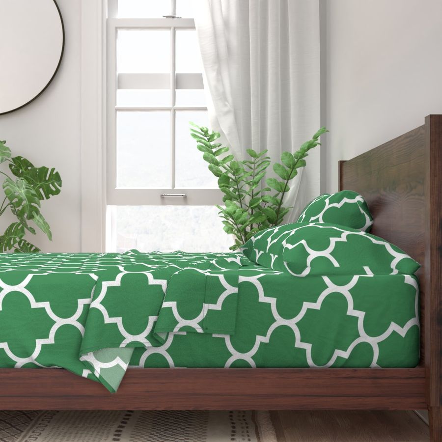 quatrefoil XL kelly green