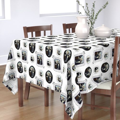 HOME_GOOD_RECTANGULAR_TABLE_CLOTH