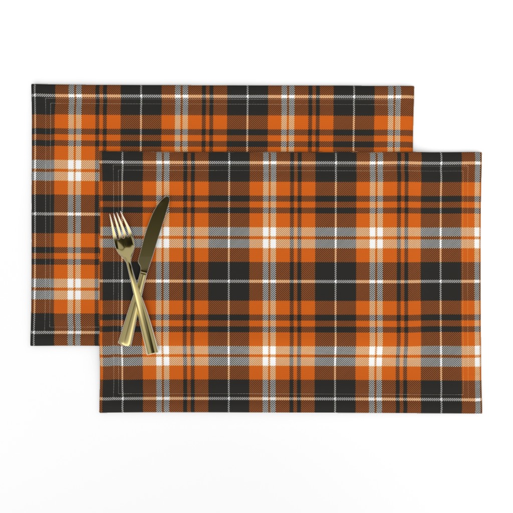 pumpkin spice plaid || soft black 