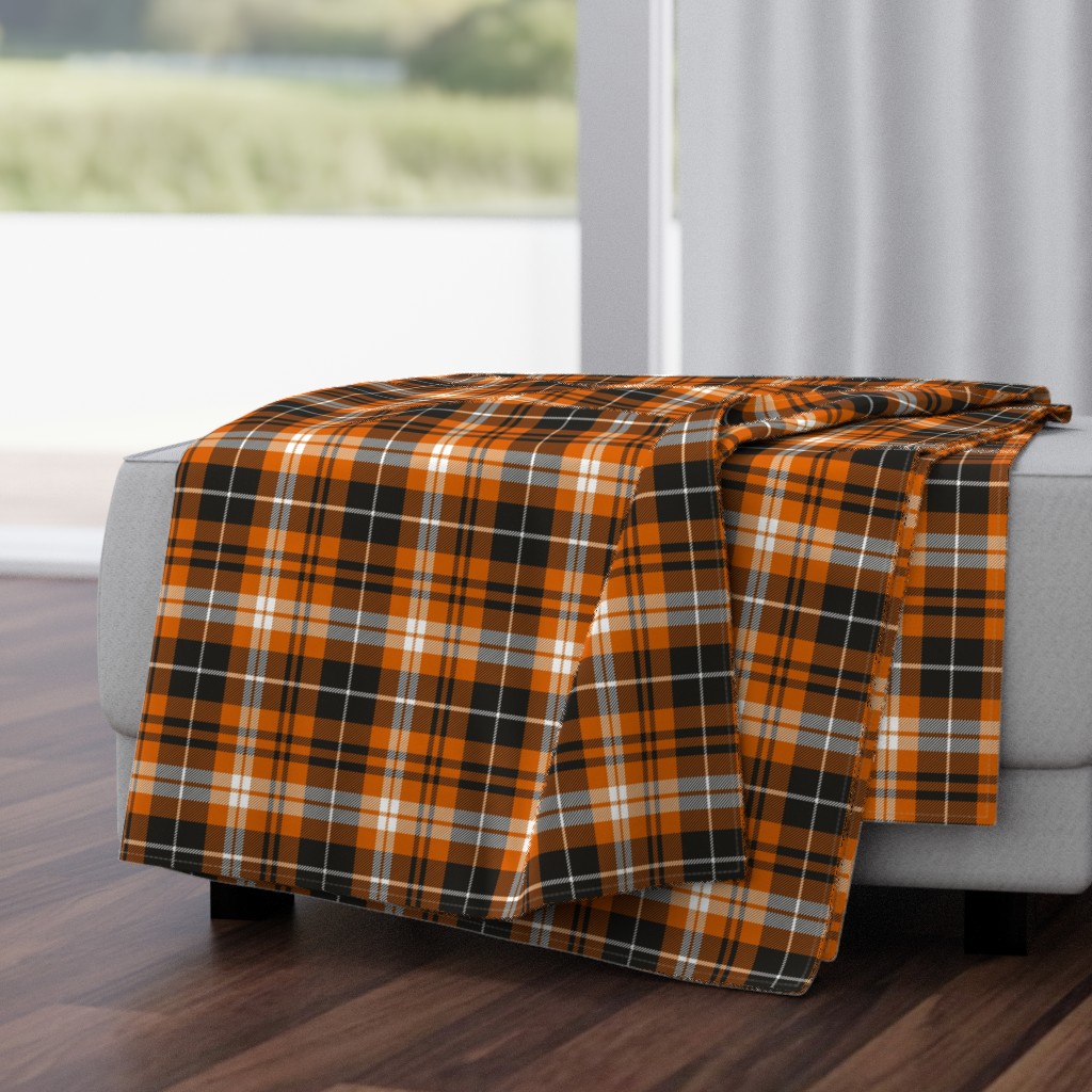 pumpkin spice plaid || soft black 