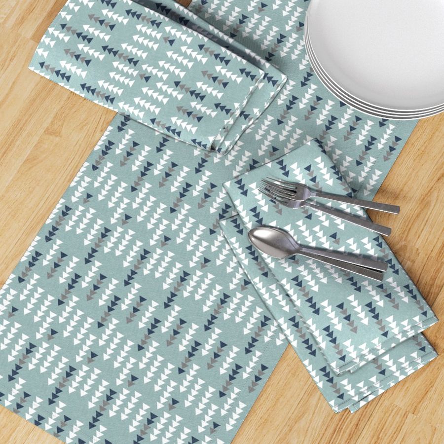 HOME_GOOD_TABLE_RUNNER