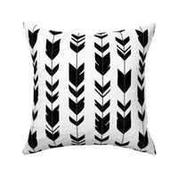 Arrow Feathers - black and white