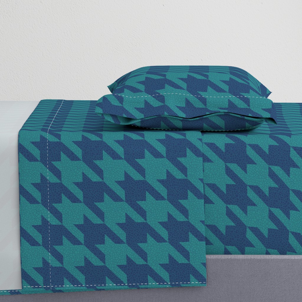 navy and teal crackle houndstooth