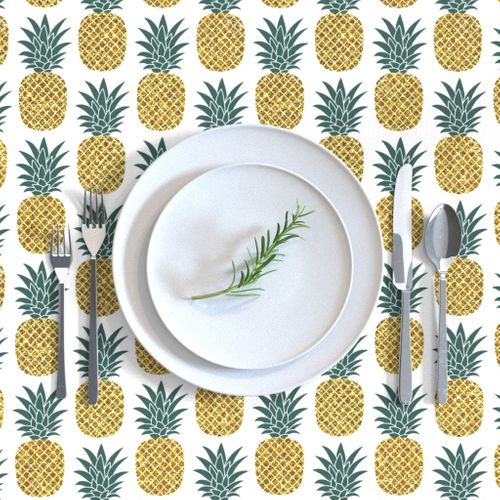 HOME_GOOD_RECTANGULAR_TABLE_CLOTH