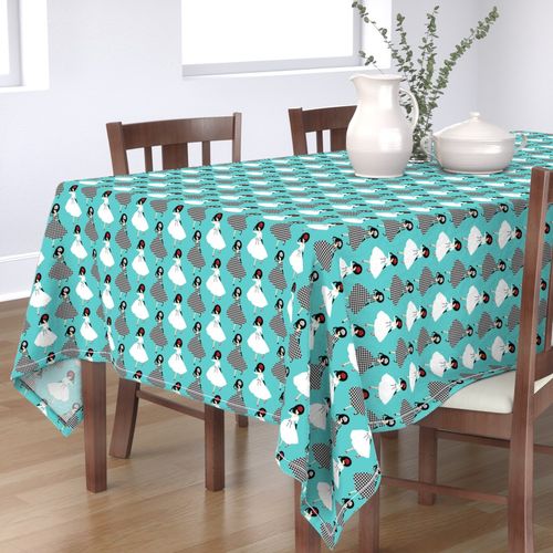 HOME_GOOD_RECTANGULAR_TABLE_CLOTH