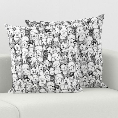 HOME_GOOD_SQUARE_THROW_PILLOW