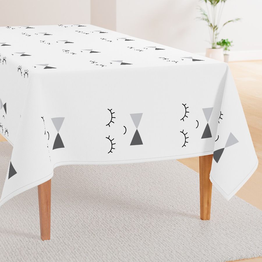 HOME_GOOD_RECTANGULAR_TABLE_CLOTH