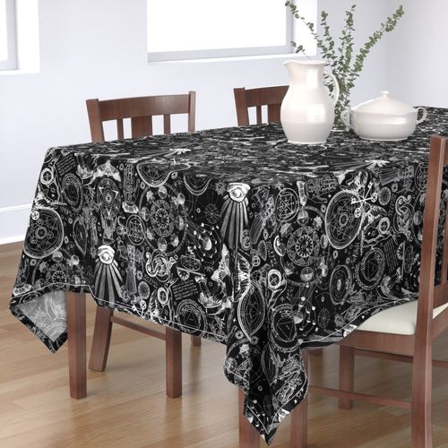 HOME_GOOD_RECTANGULAR_TABLE_CLOTH