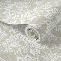 Stegosaurus lace - White / Gold