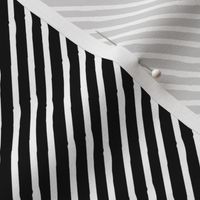 candy stripe - black and white || pandamonuim