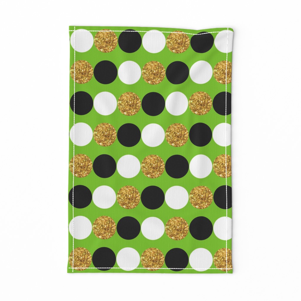 Dots in a row - Green Background