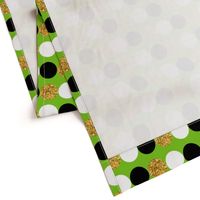 Dots in a row - Green Background