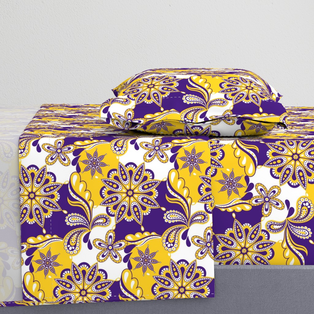 Purple and yellow team color Paisley mandala