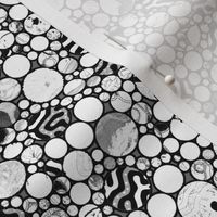 PROFUSION CIRCLES BUBBLES BLACK AND WHITE