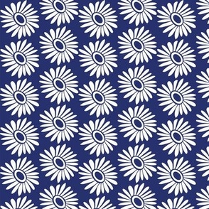 Daisy Checkers Blue & White Medium