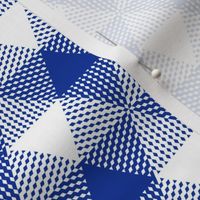 English blue triangle gingham