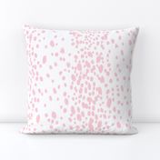 Dots in soft pink