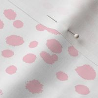 Dots in soft pink