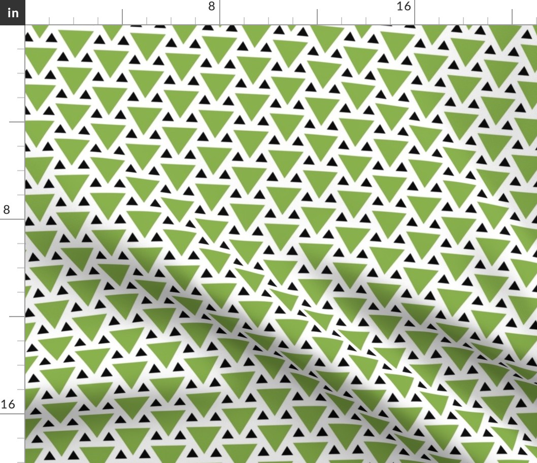 06019889 : triangle2to1 : spoonflower0372