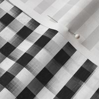 XL glitchy black and white plaid