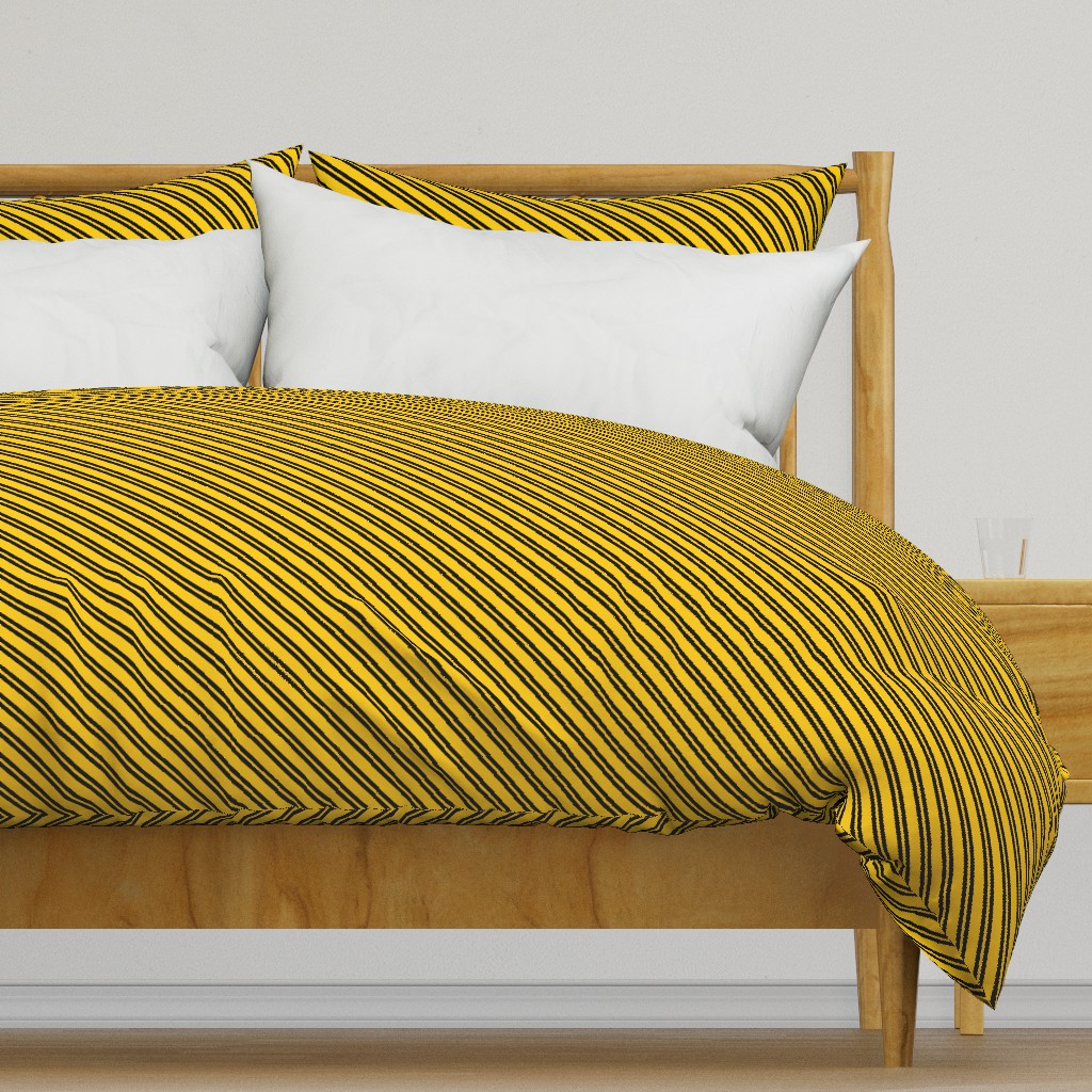 Diagonal Double Stripes in Yellow and Black