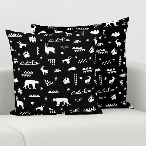 HOME_GOOD_SQUARE_THROW_PILLOW